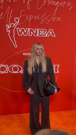 女狀元佩吉強勢登陸WNBA，實力超強，顏值也杠杠的